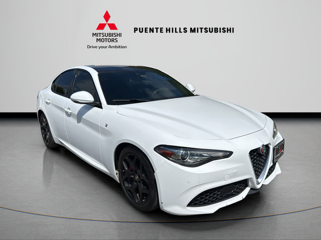 Used 2022 Alfa Romeo Giulia Ti RWD image 3