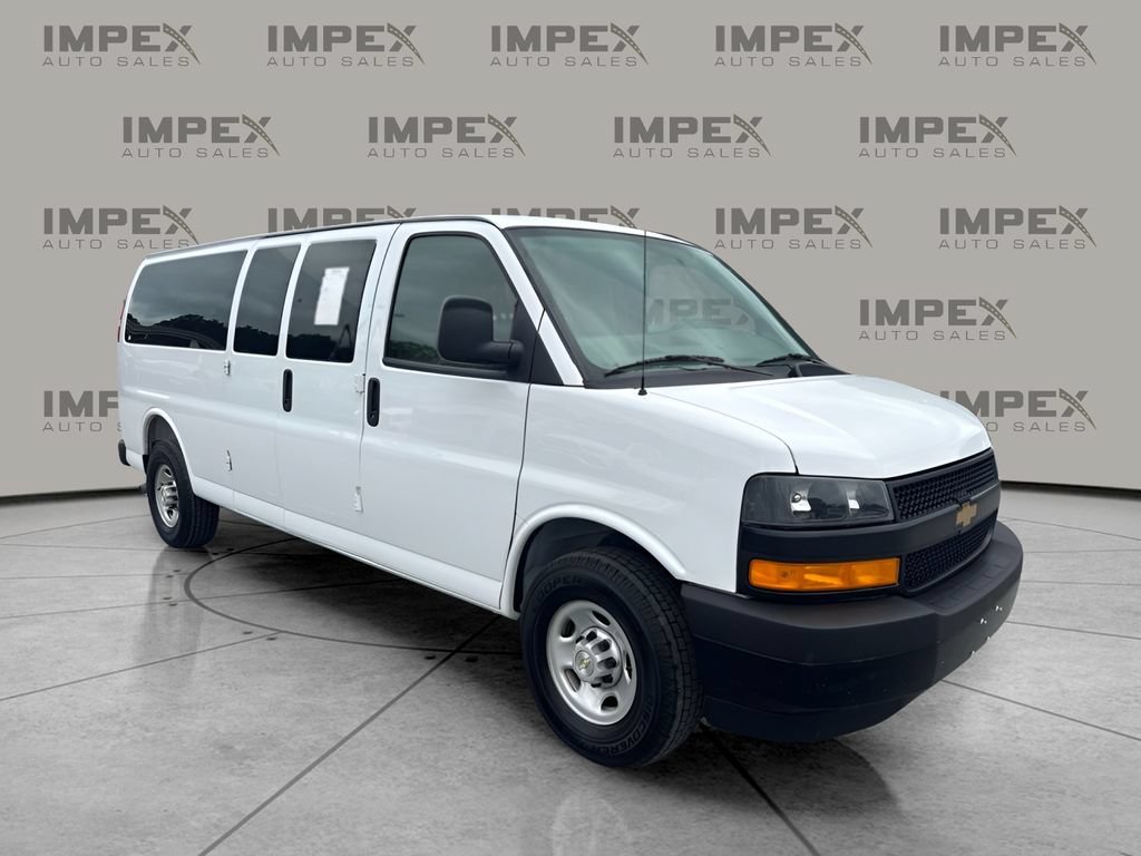 Used 2025 Chevrolet Express 3500 LS RWD image 7