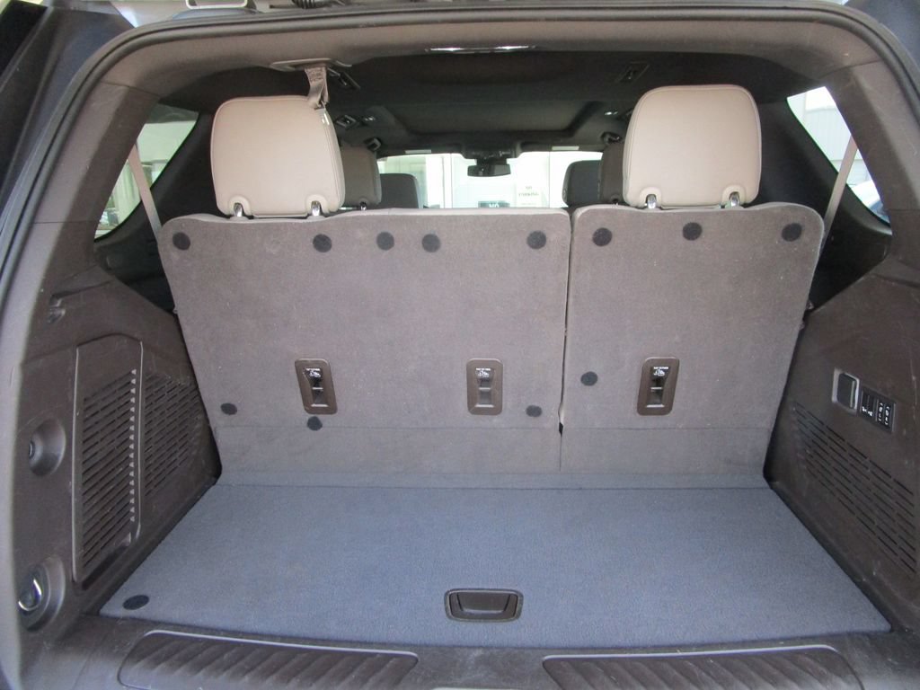 Used 2023 Chevrolet Tahoe LT w/ Luxury Package RWD image 17