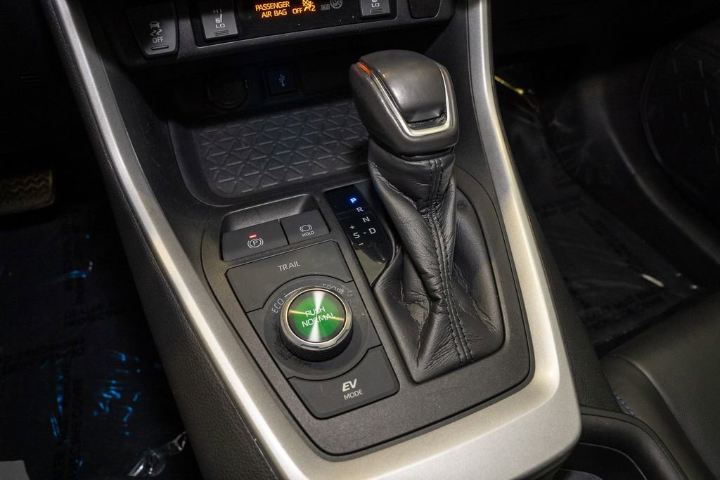 Used 2020 Toyota RAV4 XSE w/ XSE Grade Weather Package image 18