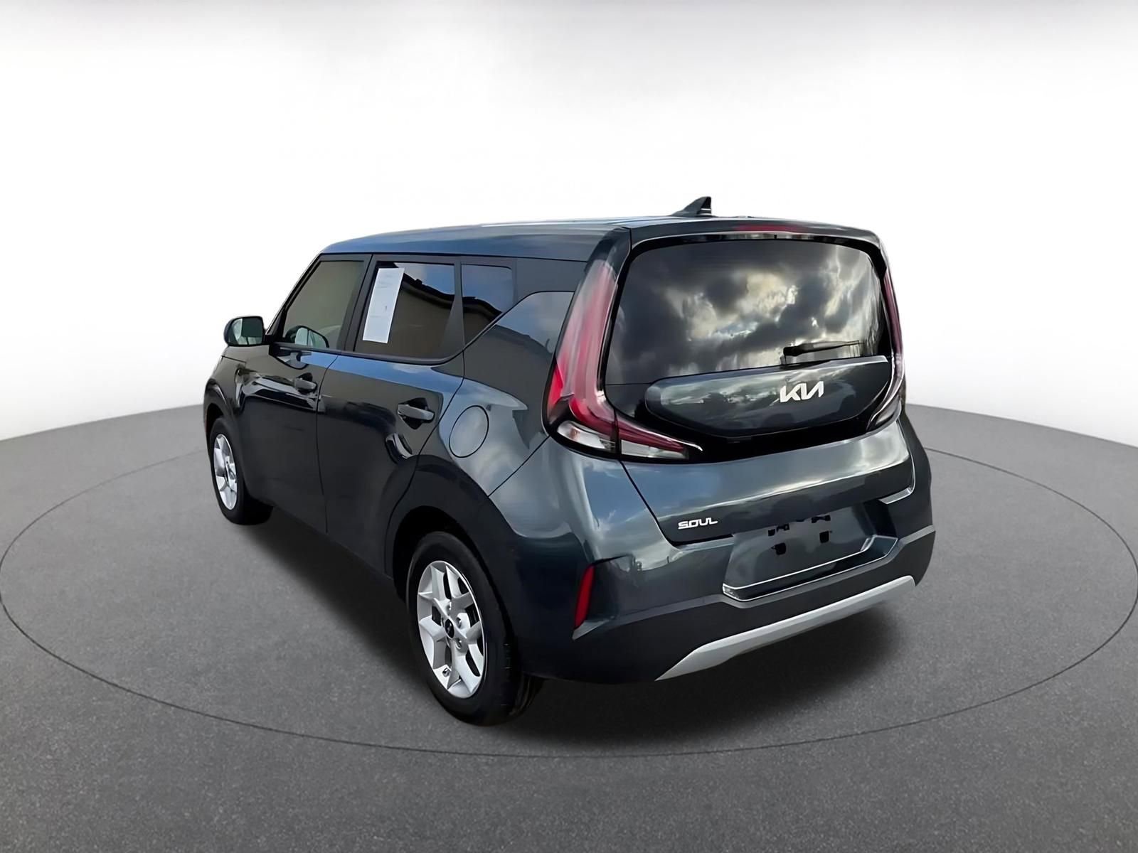 Used 2025 Kia Soul LX w/ LX Technology Package image 11