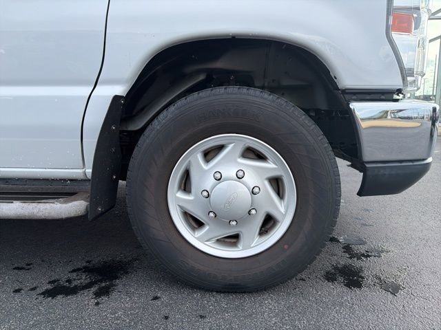 Used 2014 Ford E-250 and Econoline 250 w/ Power Group image 25