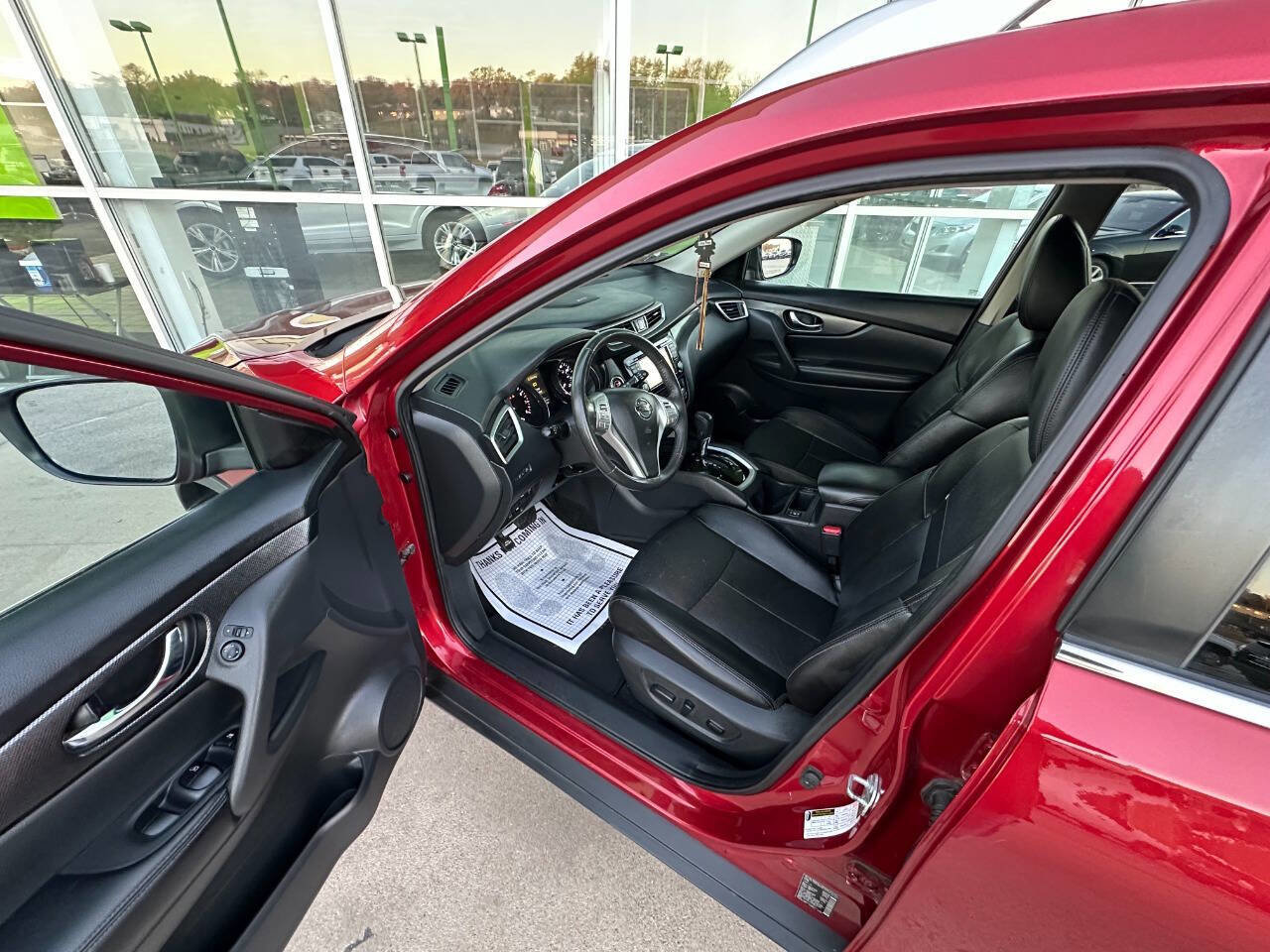 Used 2016 Nissan Rogue SL image 9