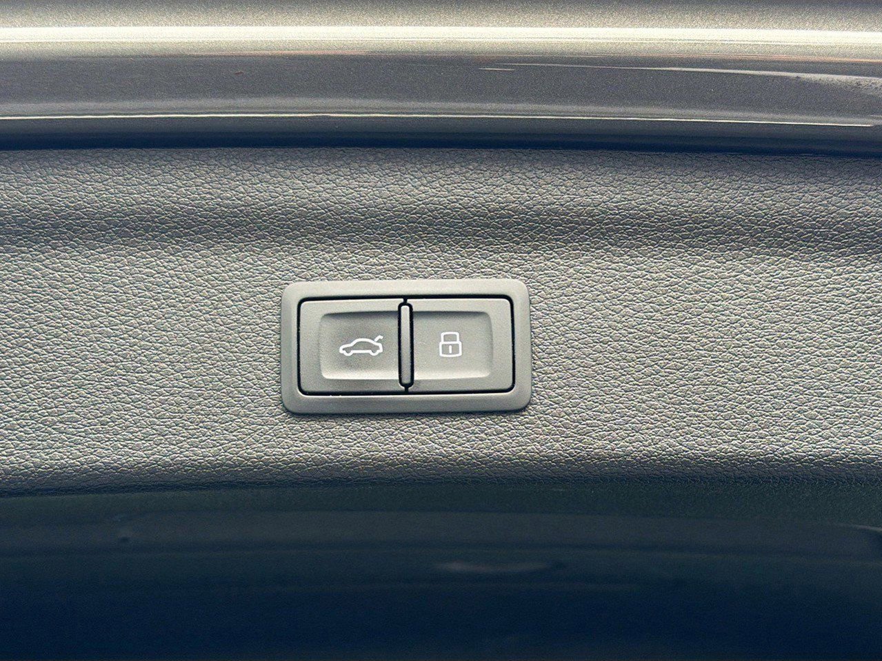 Used 2020 Audi Q3 2.0T Premium w/ Convenience Package image 14