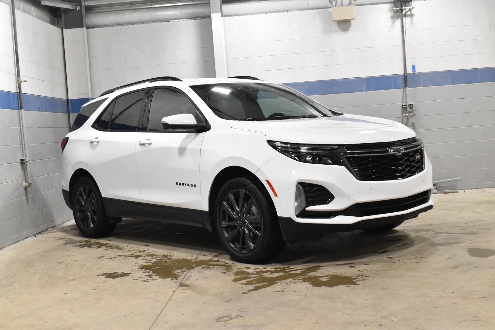 Used 2022 Chevrolet Equinox RS w/ RS Leather Package image 30