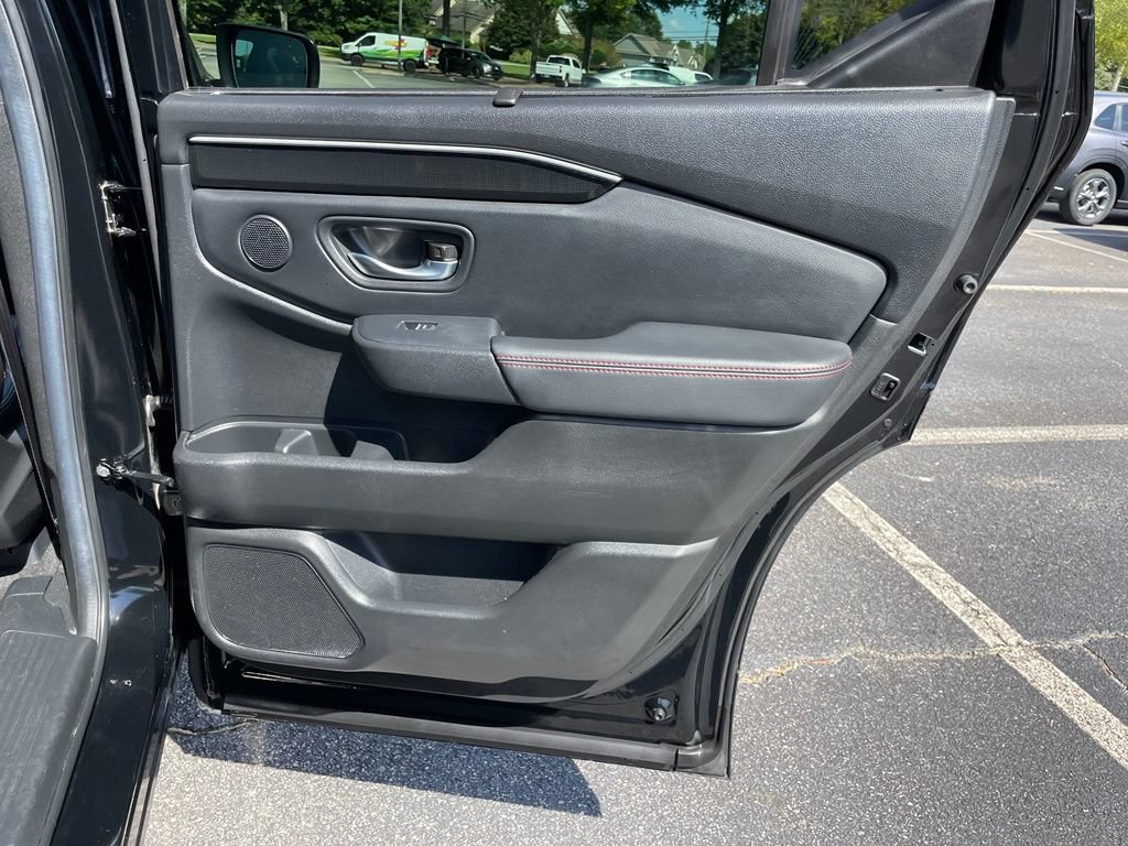 Certified 2025 Honda Pilot Black Edition image 35