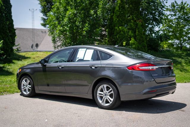 Used 2018 Ford Fusion SE w/ Fusion SE Technology Package FWD image 7