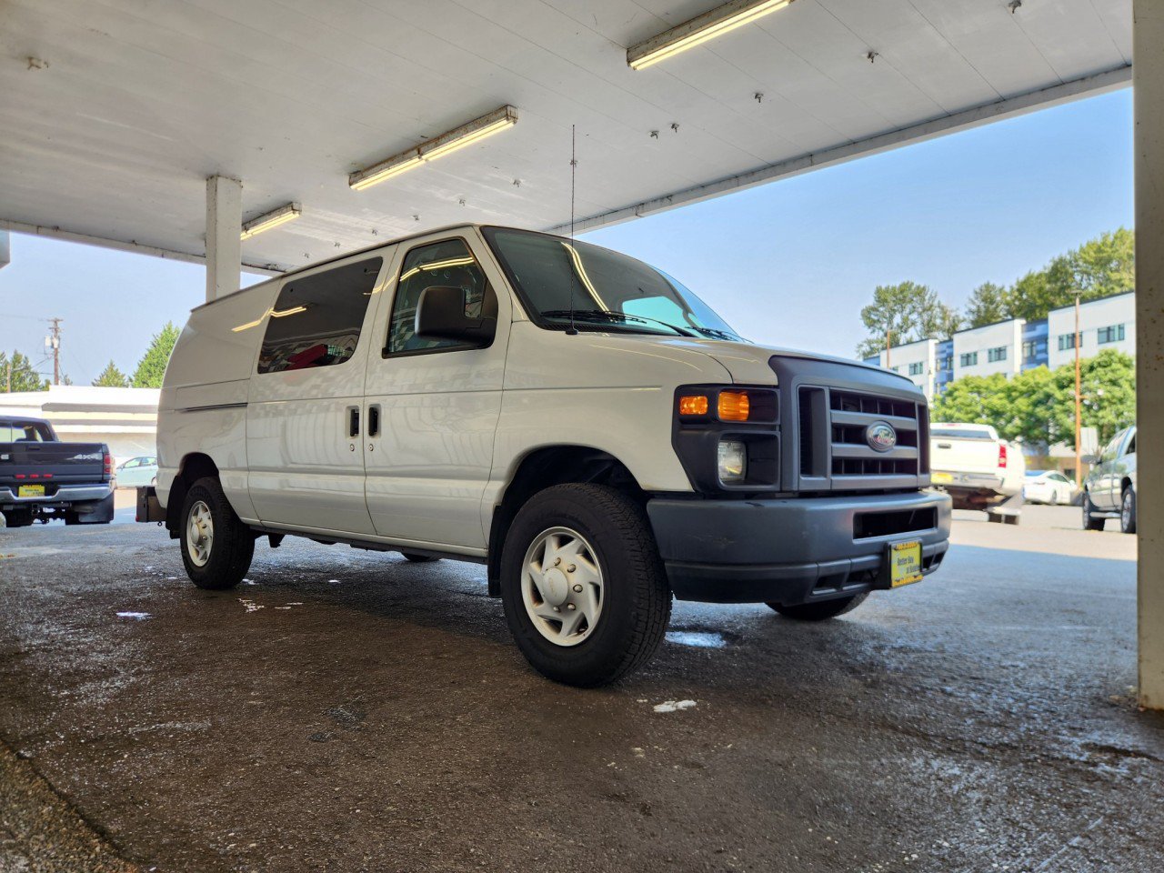 Used 2014 Ford E-350 and Econoline 350 Super Duty w/ Power Group RWD image 7