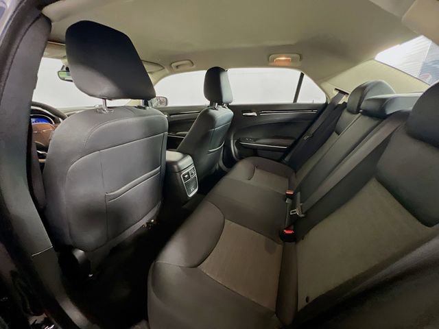 Used 2023 Chrysler 300 Touring w/ Safetytec Plus Group image 22