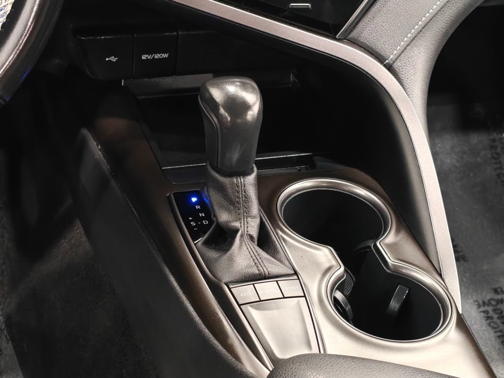 Used 2023 Toyota Camry SE FWD image 8