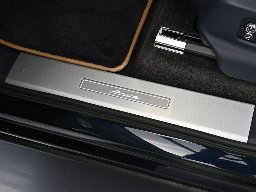 Certified 2023 Bentley Bentayga Extended Wheelbase AWD/4WD image 16