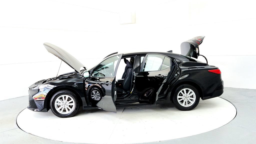 Used 2025 Toyota Camry LE FWD image 10