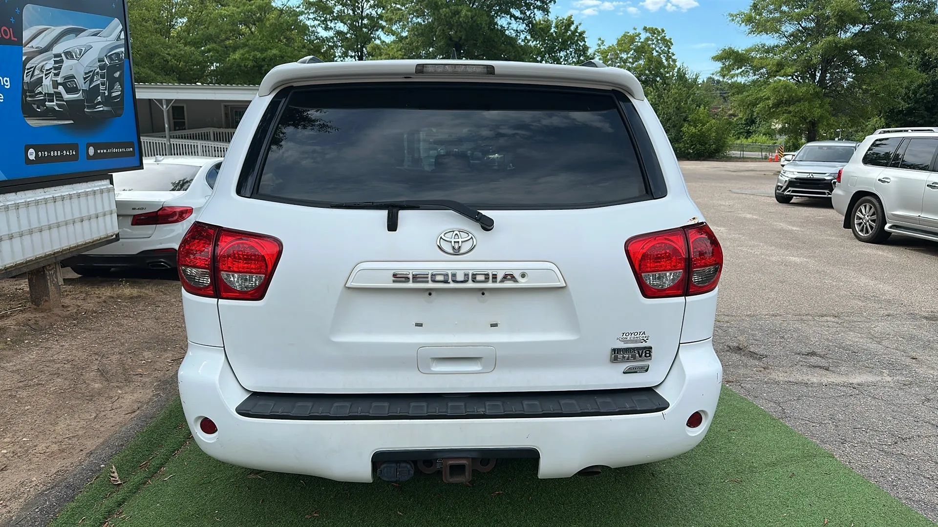 Used 2011 Toyota Sequoia SR5 AWD/4WD image 6