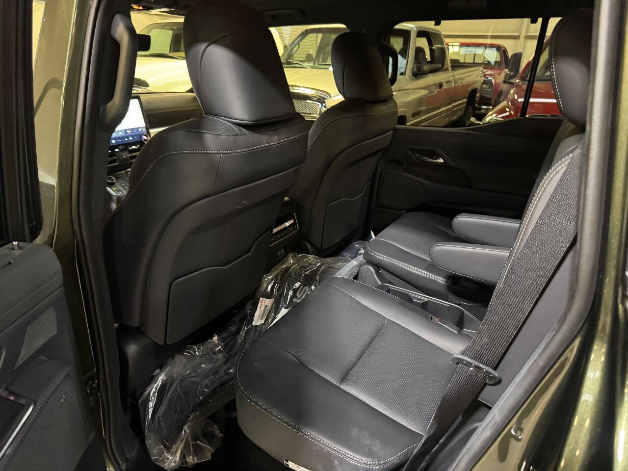 Used 2025 Lexus GX 550 w/ Accessory Package (2T) AWD/4WD image 18