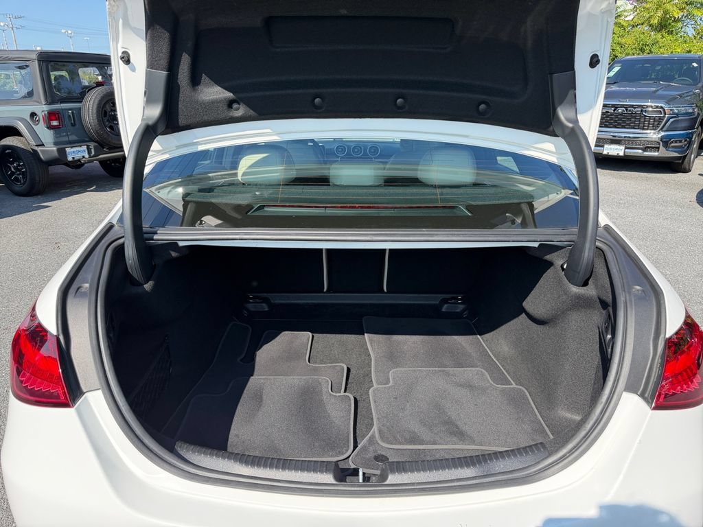 Used 2025 Mercedes-Benz C 300 Sedan image 16