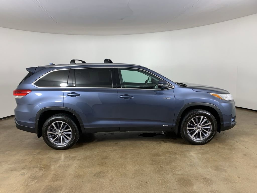 Used 2019 Toyota Highlander XLE AWD/4WD image 7