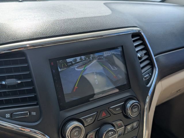 Used 2017 Jeep Grand Cherokee Laredo w/ Quick Order Package 2BE image 19