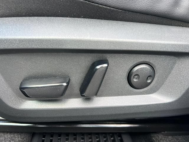 Used 2023 Nissan Rogue SL AWD/4WD image 11