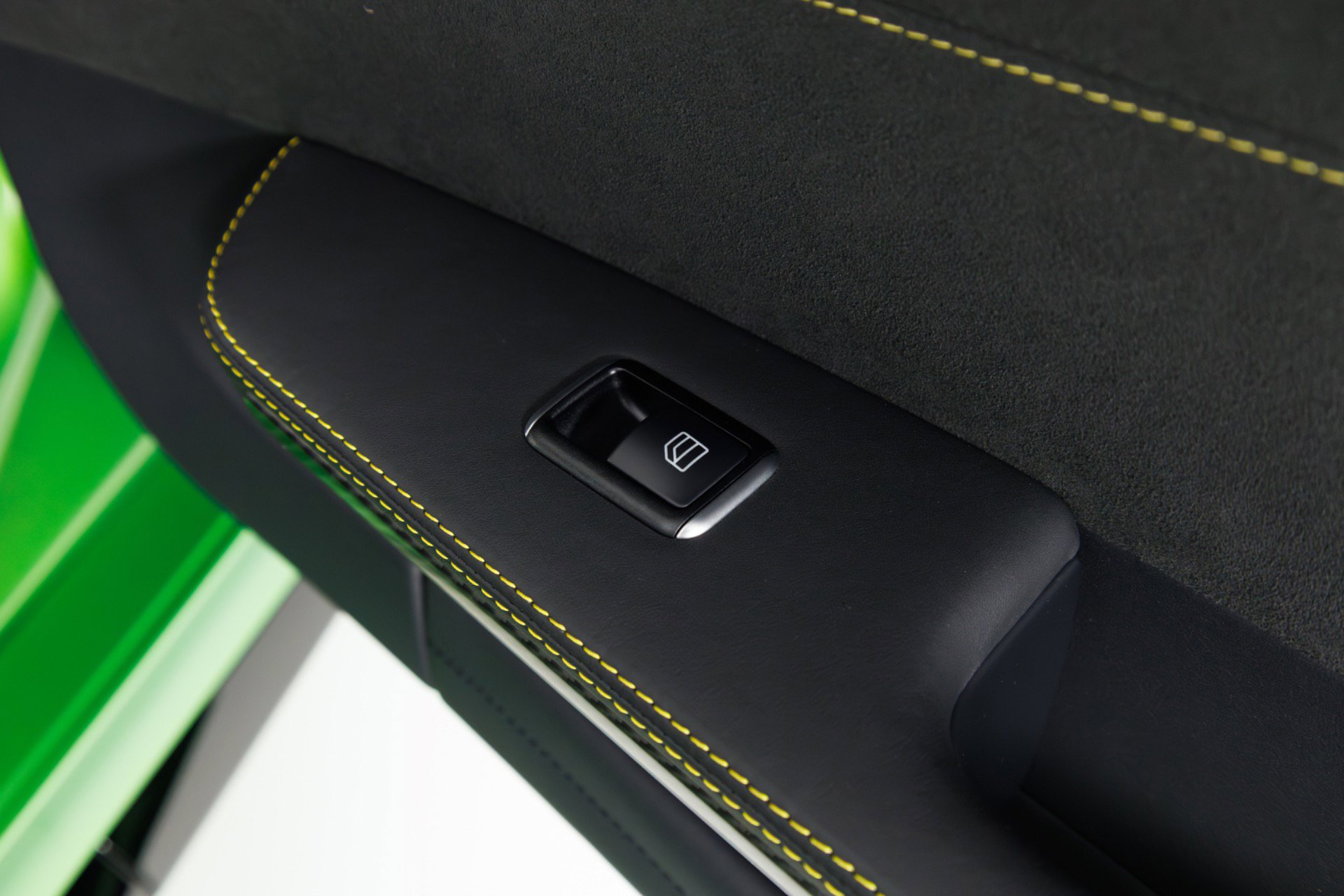 Used 2018 Mercedes-Benz AMG GT R image 39