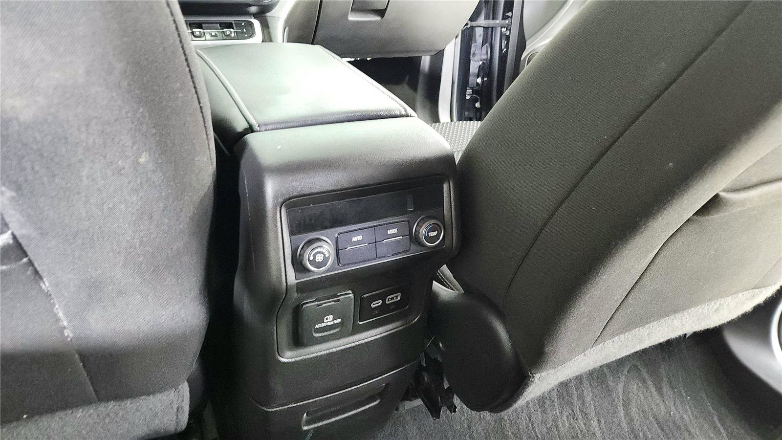 Used 2023 GMC Acadia SLE w/ Driver Convenience Package image 20