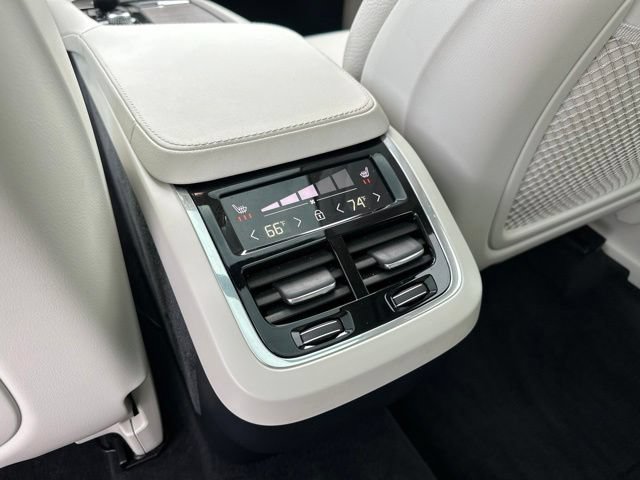 Certified 2023 Volvo XC90 B5 Plus w/ Protection Package Premier AWD/4WD image 15