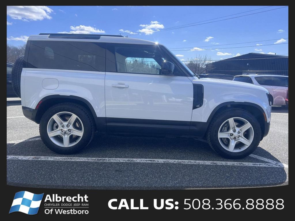 Used 2023 Land Rover Defender 90 SE AWD/4WD image 6