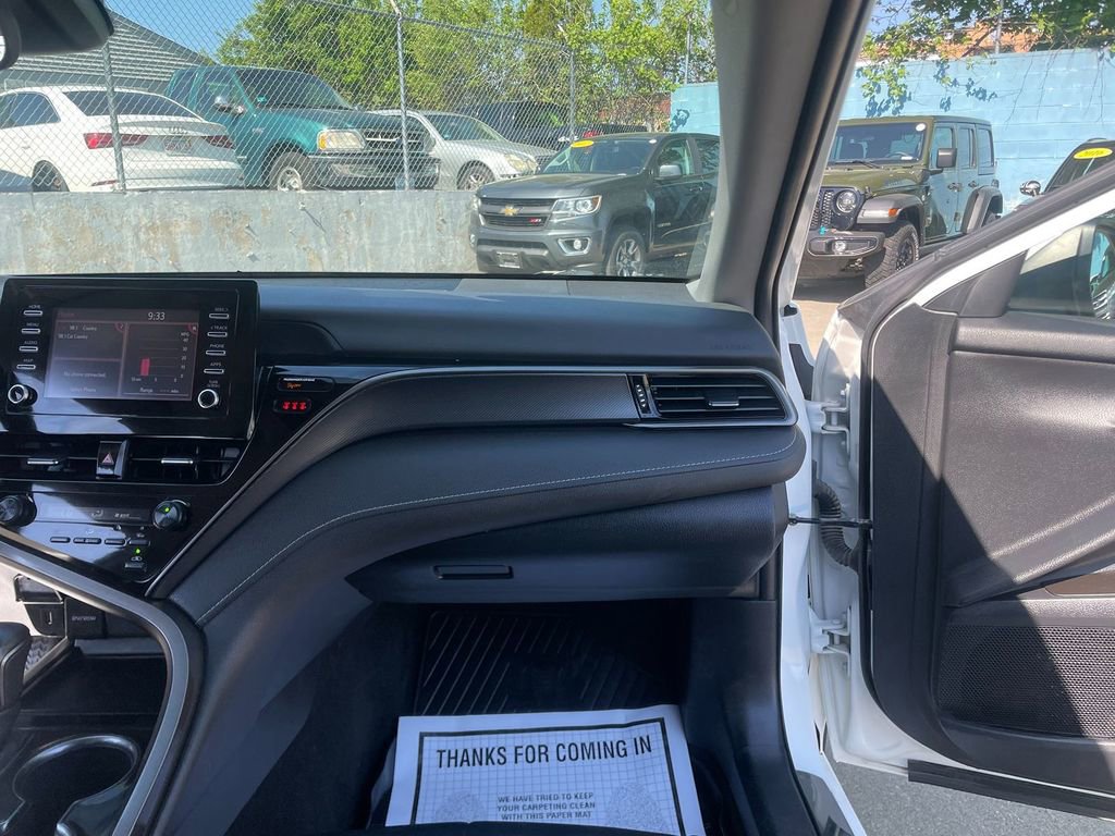Used 2022 Toyota Camry SE FWD image 21