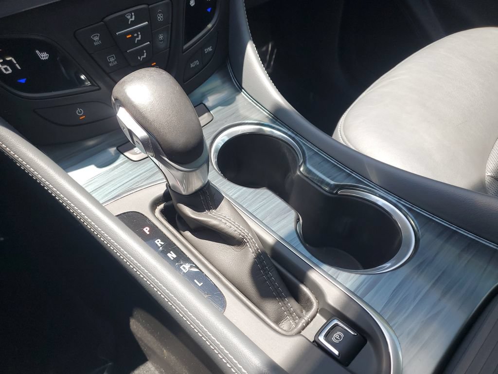 Used 2020 Buick Envision Essence w/ LPO, Interior Luxury Package FWD image 28
