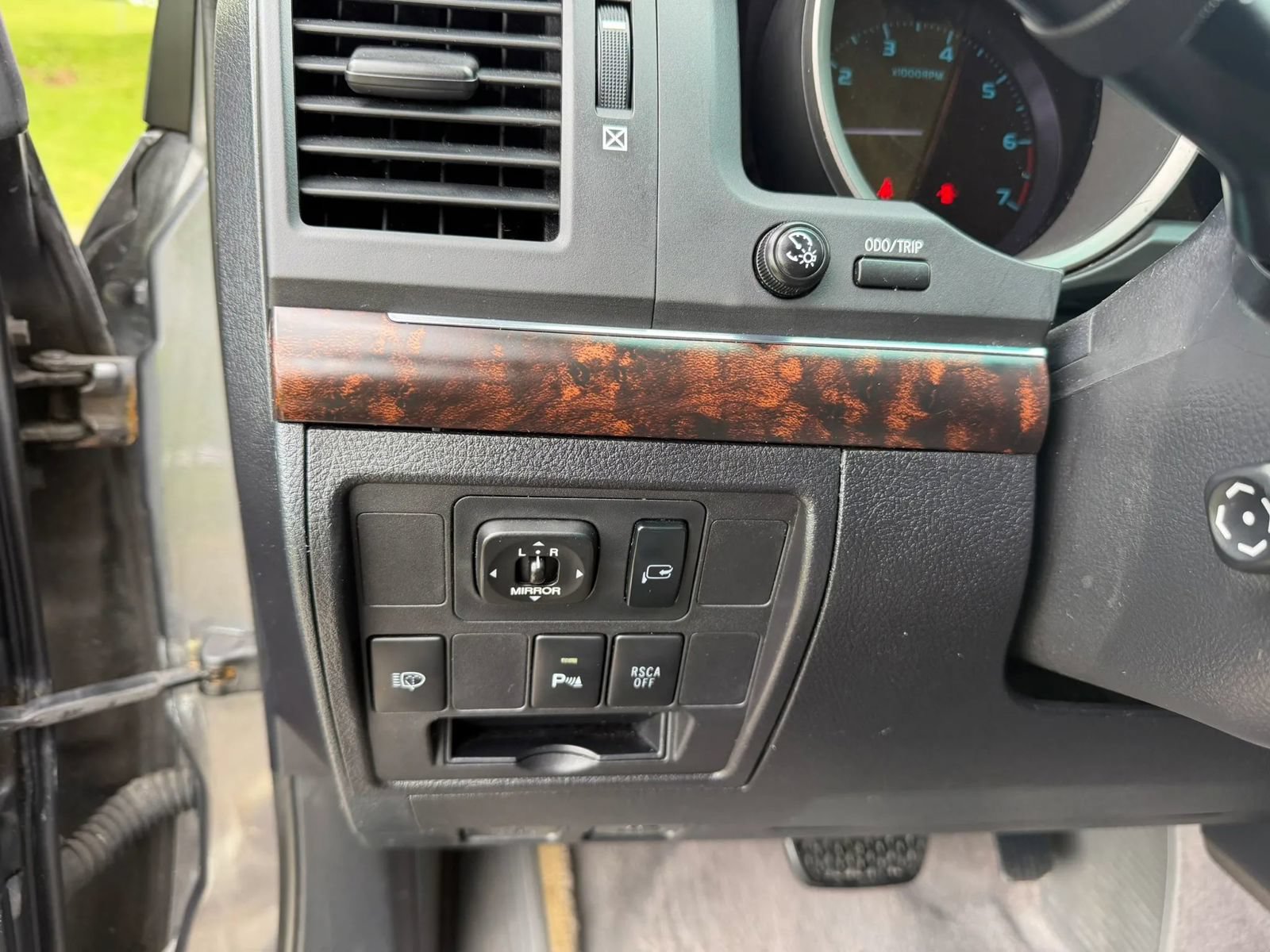 Used 2011 Toyota Land Cruiser w/ Upgrade Pkg AWD/4WD image 85