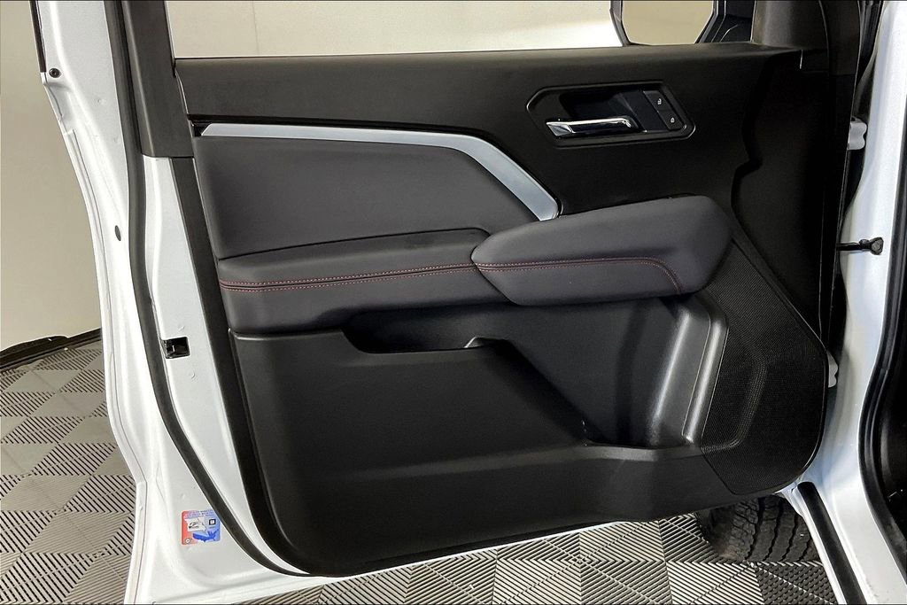 Used 2025 Chevrolet Colorado Z71 image 24