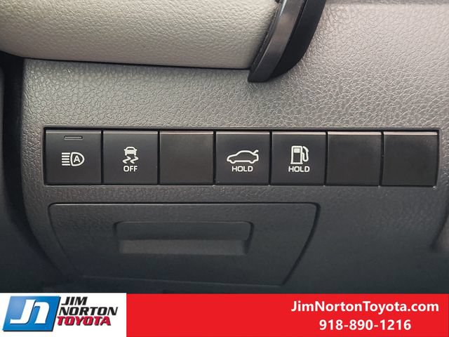 Used 2021 Toyota Camry LE FWD image 22