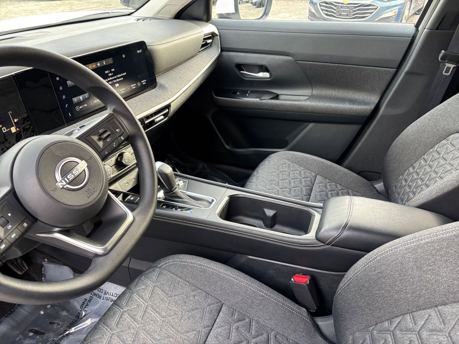 Used 2025 Nissan Kicks SV AWD/4WD image 17