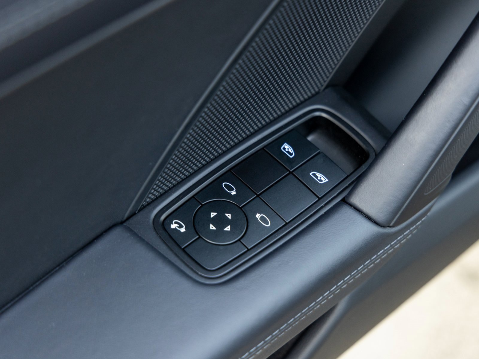 Certified 2025 Porsche 911 Carrera image 27