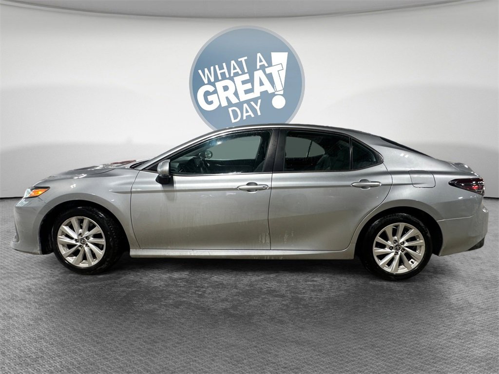 Used 2023 Toyota Camry LE image 7