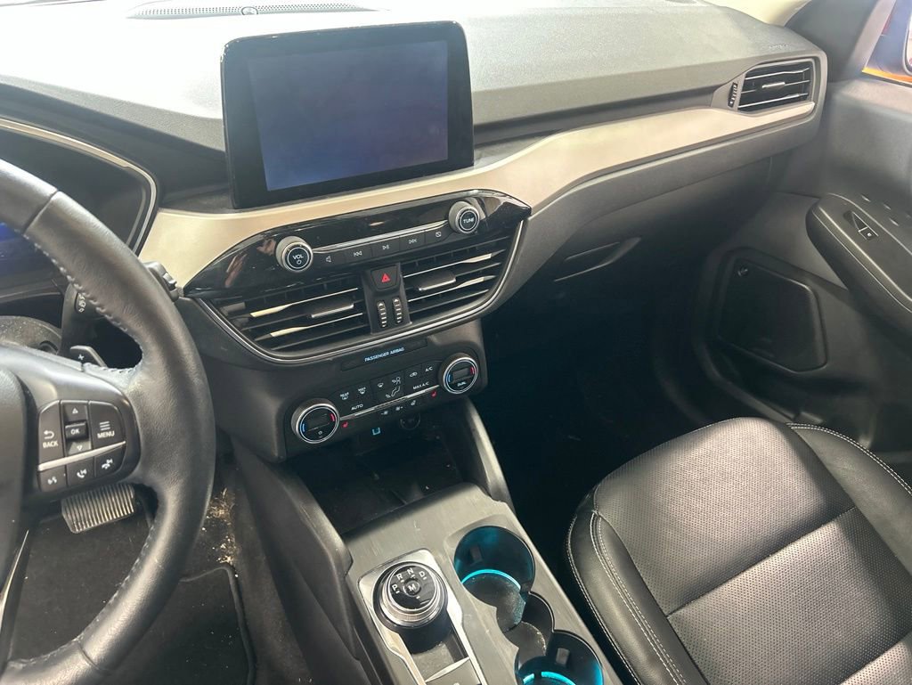 Used 2020 Ford Escape Titanium AWD/4WD image 4