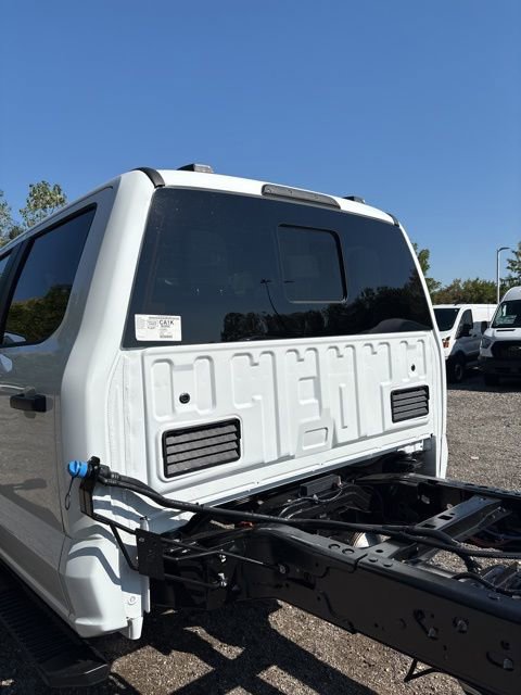 New 2026 Ford F550 4x4 Crew Cab image 9
