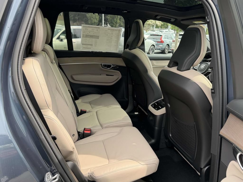 New 2026 Volvo XC90 T8 Ultra w/ Protection Package Premier AWD/4WD image 12