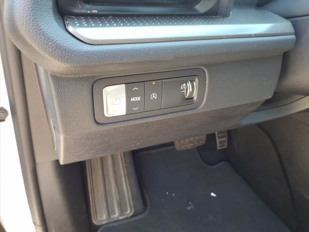 Used 2025 Chevrolet Traverse LT FWD image 26