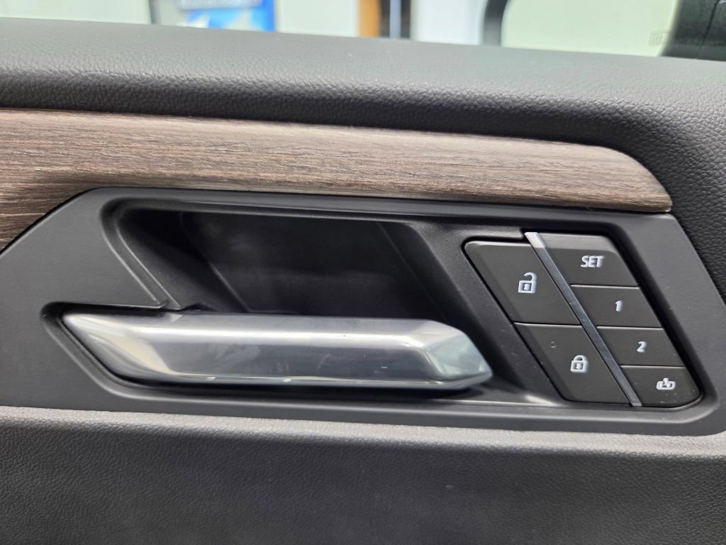 Used 2026 GMC Acadia Denali w/ LPO, Floor Liner Package AWD/4WD image 24