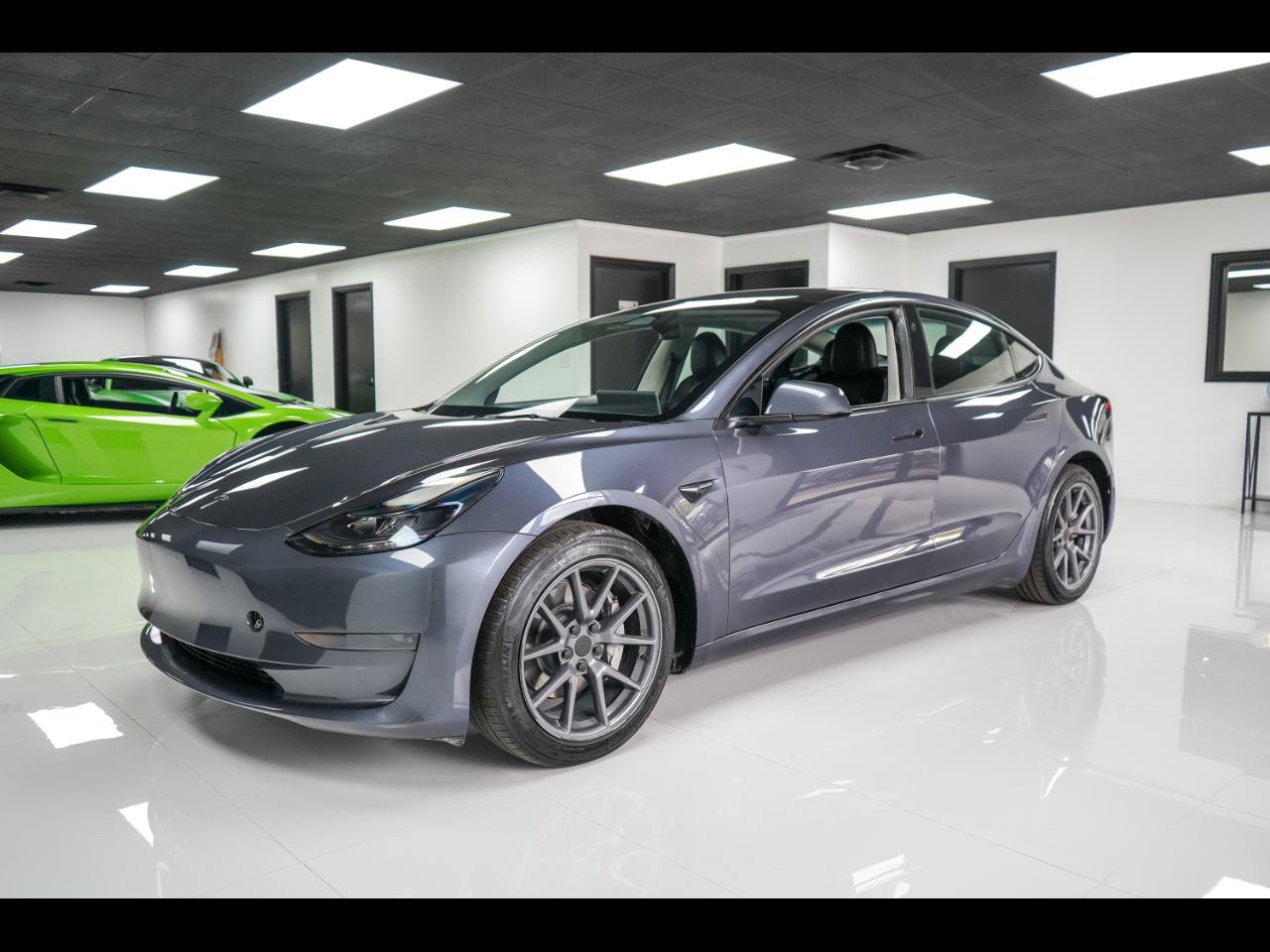 Used 2023 Tesla Model 3 Standard Range RWD image 1