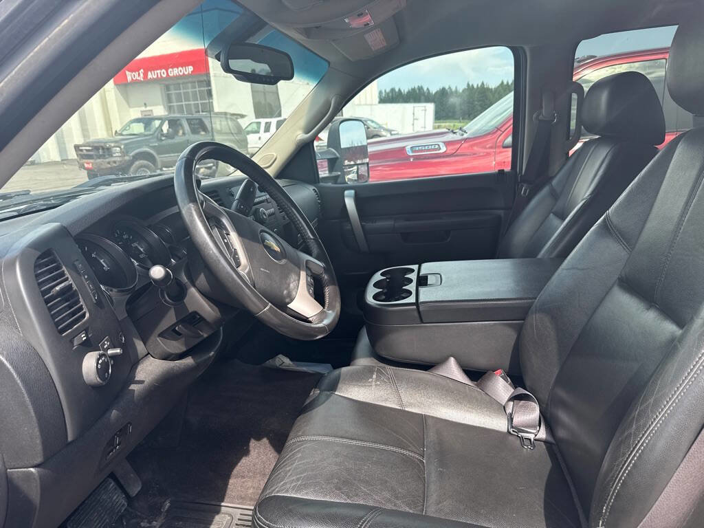 Used 2014 Chevrolet Silverado 3500 LT w/ Interior Plus Package image 11