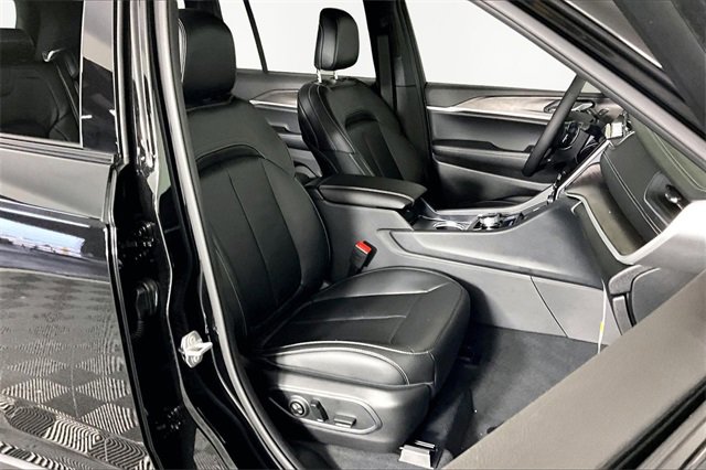 New 2025 Jeep Grand Cherokee Limited w/ Trailer Tow Package image 12