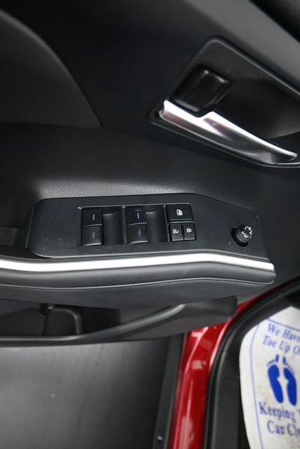 Used 2022 Toyota Highlander XSE FWD image 13