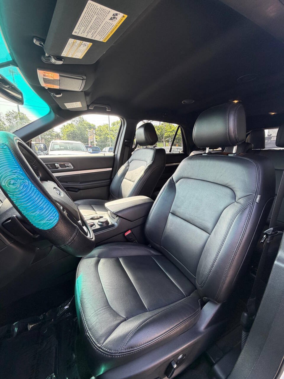 Used 2016 Ford Explorer XLT w/ Equipment Group 202A AWD/4WD image 10