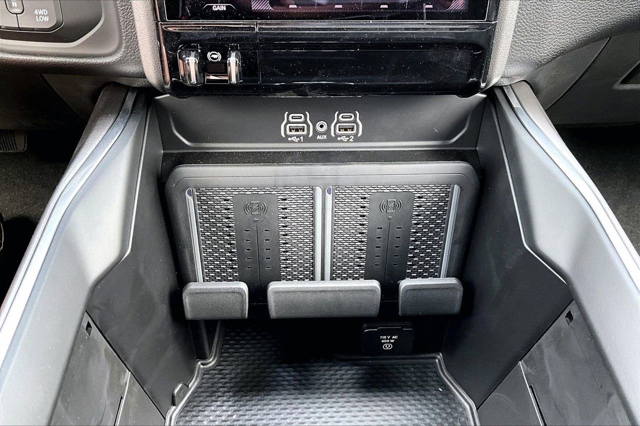 New 2026 RAM 2500 Laramie AWD/4WD image 18