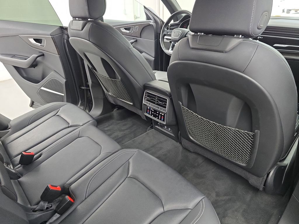 Used 2021 Audi Q8 Premium Plus image 22