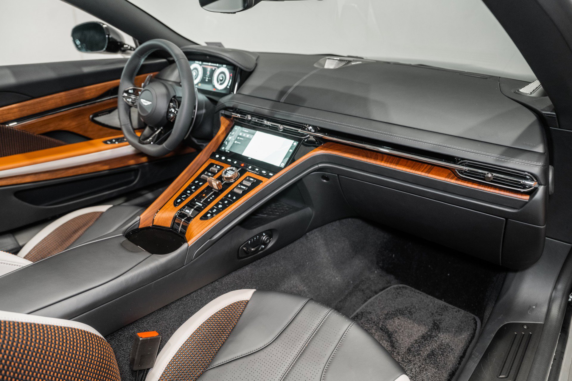 New 2026 Aston Martin DB12 Convertible image 17