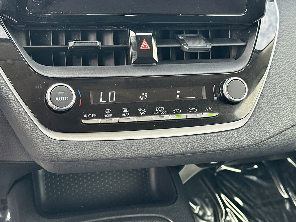 Used 2025 Toyota Corolla LE image 25