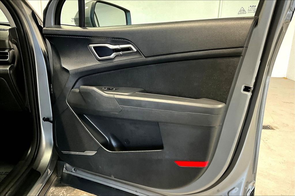 Used 2023 Kia Sportage LX image 23