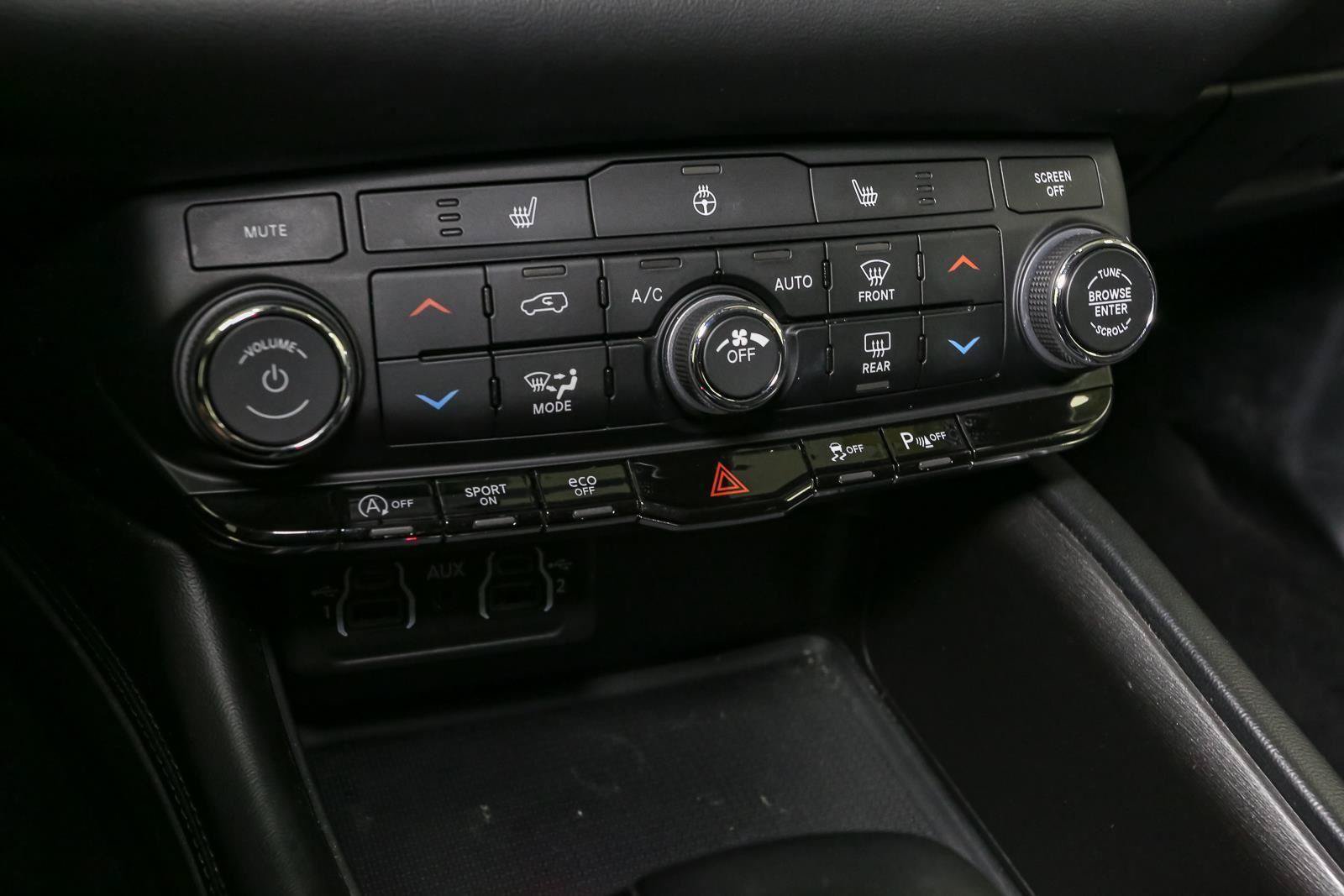 Used 2021 Dodge Durango SXT AWD/4WD image 32